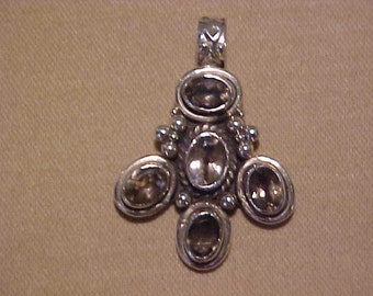 Pendentif en argent sterling et topaze fumée.