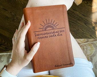 PERSONALIZED ESV / RVR (Englisch / Spanisch) Bibel - Nuevas Cada Dia Sunset - Fügen Sie der unteren rechten Ecke einen Namen hinzu