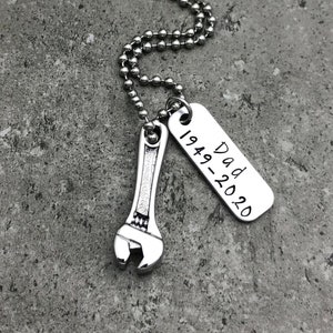 Wrench Urn Necklace Personalized Cremation Jewelry Men&#39;s Necklace For Ashes Hand Stamped Personalized Memorial Necklace Bereavement Gift Urn