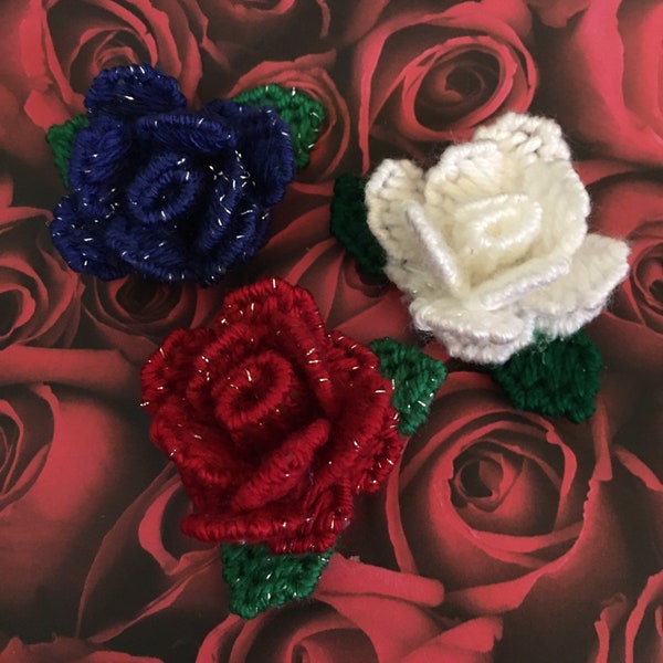 2 pack,mini plastic canvas roses.