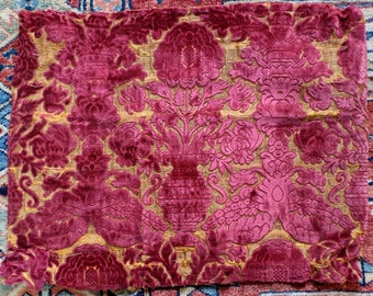 Antique Venetian Soprarizzi Velvet