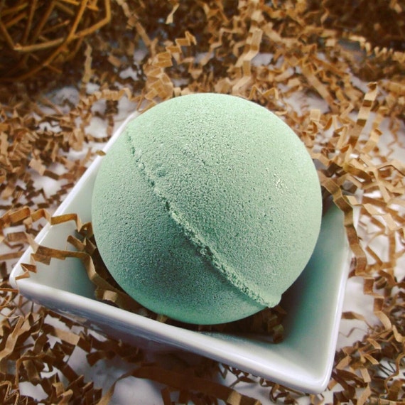 Items similar to Eucalyptus Spearmint Bathbomb, Eucalyptus Bath Bomb