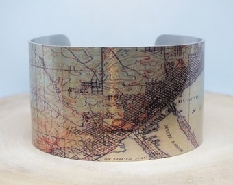 Duluth Minnesota Map Cuff Bracelet. Vintage map print. Unique gift for her or him by Enliven Natural