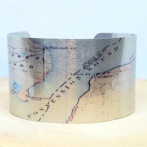 Whidbey Island Washington Kaart Cuff Armband. Vintage kaartprint, uniek cadeau voor haar of hem door Enliven Natural