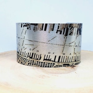 Borough of Manhattan NY Karte Manschettenarmband, Vintage Karte Druck einzigartiges Geschenk für sie oder ihn von Enliven Natural
