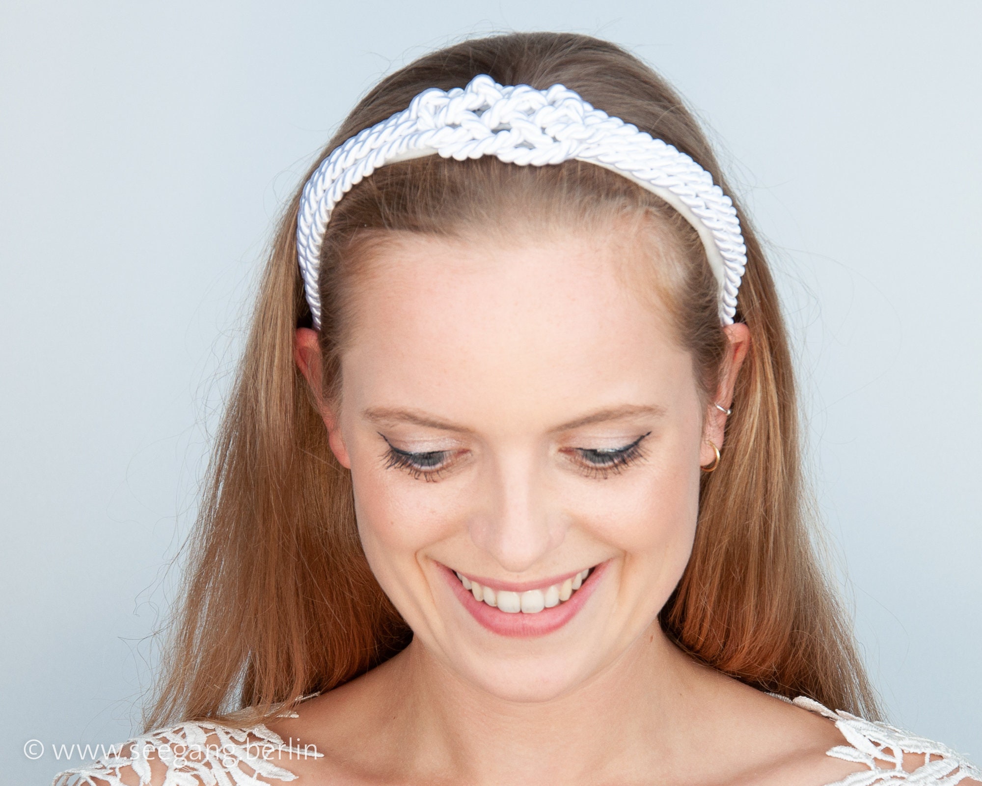 Haarreif Mit Blauer Blüte – Eleganter Haarschmuck Für Besondere Anlässe