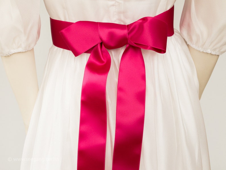 Satin ribbon pink, bright pink belt, sash in the colour magenta. Many shades, perfect tones, for girls and women's dresses. Trending colors. afbeelding 1