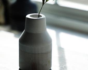 Handmade Eco-Resin Decorative Vase (Wide, Tapered & Ribbed)