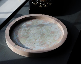 Handmade Eco-Resin Display Tray (Round, Thick Edge)
