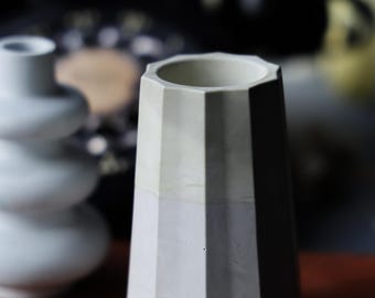 Handmade Eco-Resin Decorative Geometric Vase