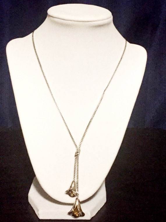 Avon Vintage Lily Lariat Necklace - Gem
