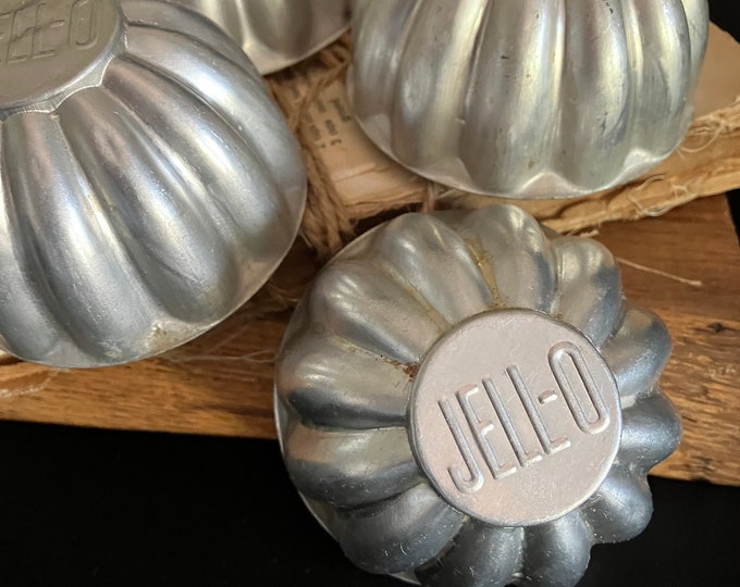 Vintage Molds,small Aluminum Jello Molds, Swirl Ribbed Molds,vintage