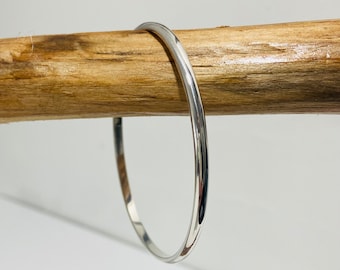 Ladies Round Silver Bangle Flat inside | Solid Stacker Bracelet | Sterling 925 Silver | Ideal for Engraving