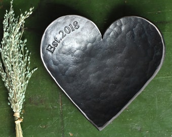 Regalo del sexto aniversario de Iron Heart Dish - Listo para enviar, TE AMO, 6 Tally Marks Wedding Band Dish Regalo para pareja - Regalo romántico