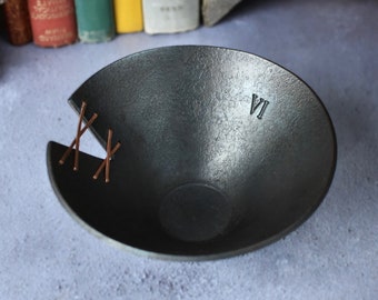 6th Anniversary Gift, Iron Bowl Kisses Design Iron Dish for Wife, Hand Forged Metal Catch All Vessel for Him & Her and Husband Copper
