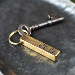 Bronze 8th Anniversary Key Ring, Gift for Couples on their 8 Year Wedding. Tally Marks or Infinity Symbol, Metal Keychain Gift for Him Her. Tally Marks