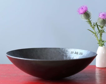 Huwelijkscadeau voor koppel - Xtra Large gepersonaliseerde gesmede Bowl - Relatiegeschenk - housewarming cadeau nieuw huis - Huwelijkscadeau voor pasgetrouwden