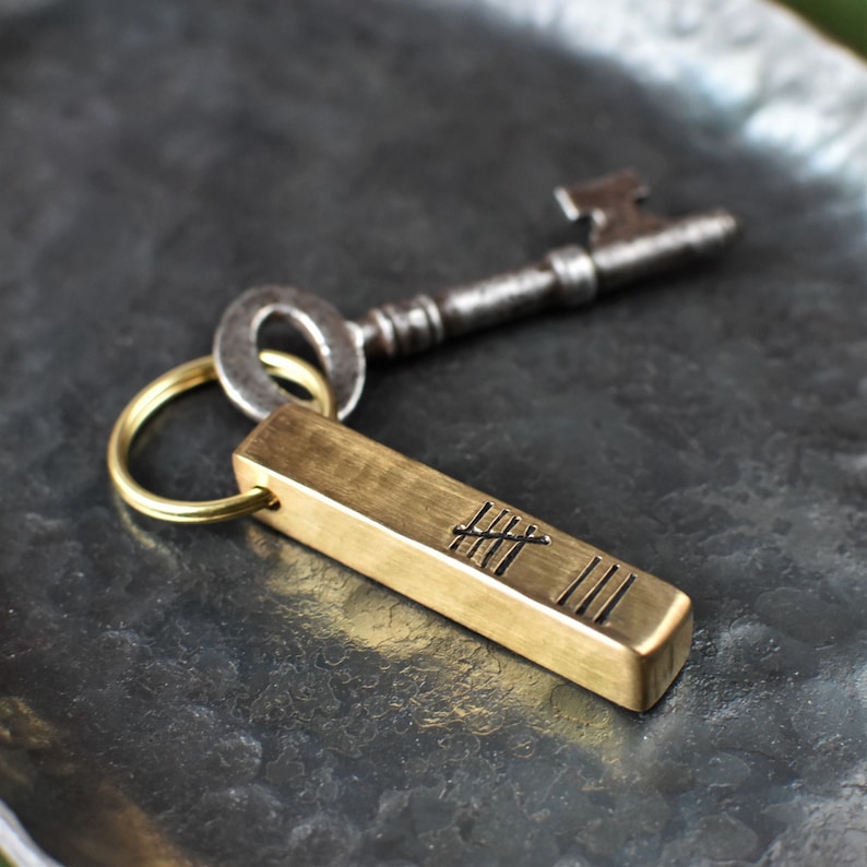 Bronze 8th Anniversary Key Ring, Gift for Couples on their 8 Year Wedding. Tally Marks or Infinity Symbol, Metal Keychain Gift for Him Her. Tally Marks