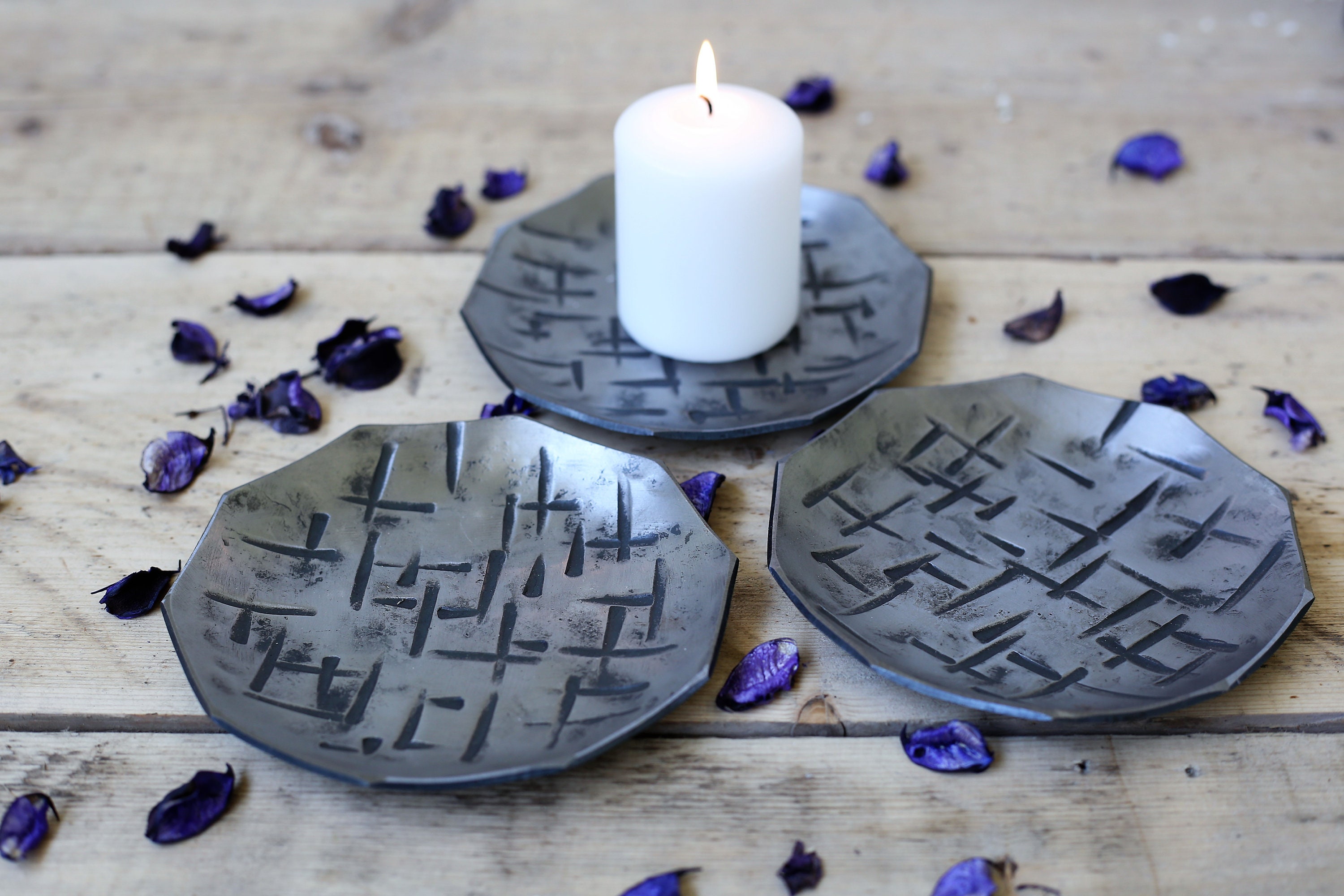 6E Anniversaire Cadeau Iron Candle Dishes Ensemble de Trois Plats Contemporains Bougie Polie à La Ma