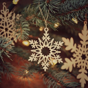 Snowflakes Christmas decorations tree hangers Wooden snowflakes 7cm/ 2,76in