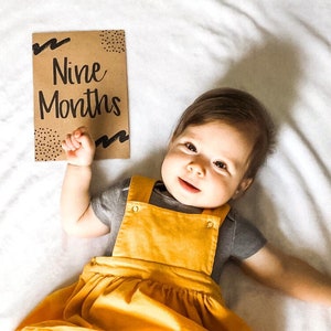 Tarjetas de hitos mensuales para bebés de Kraft, regalo para bebés de género neutro, letreros mensuales para bebés, accesorios para fotos de bebés, lindas tarjetas mensuales de hitos para bebés, embarazo