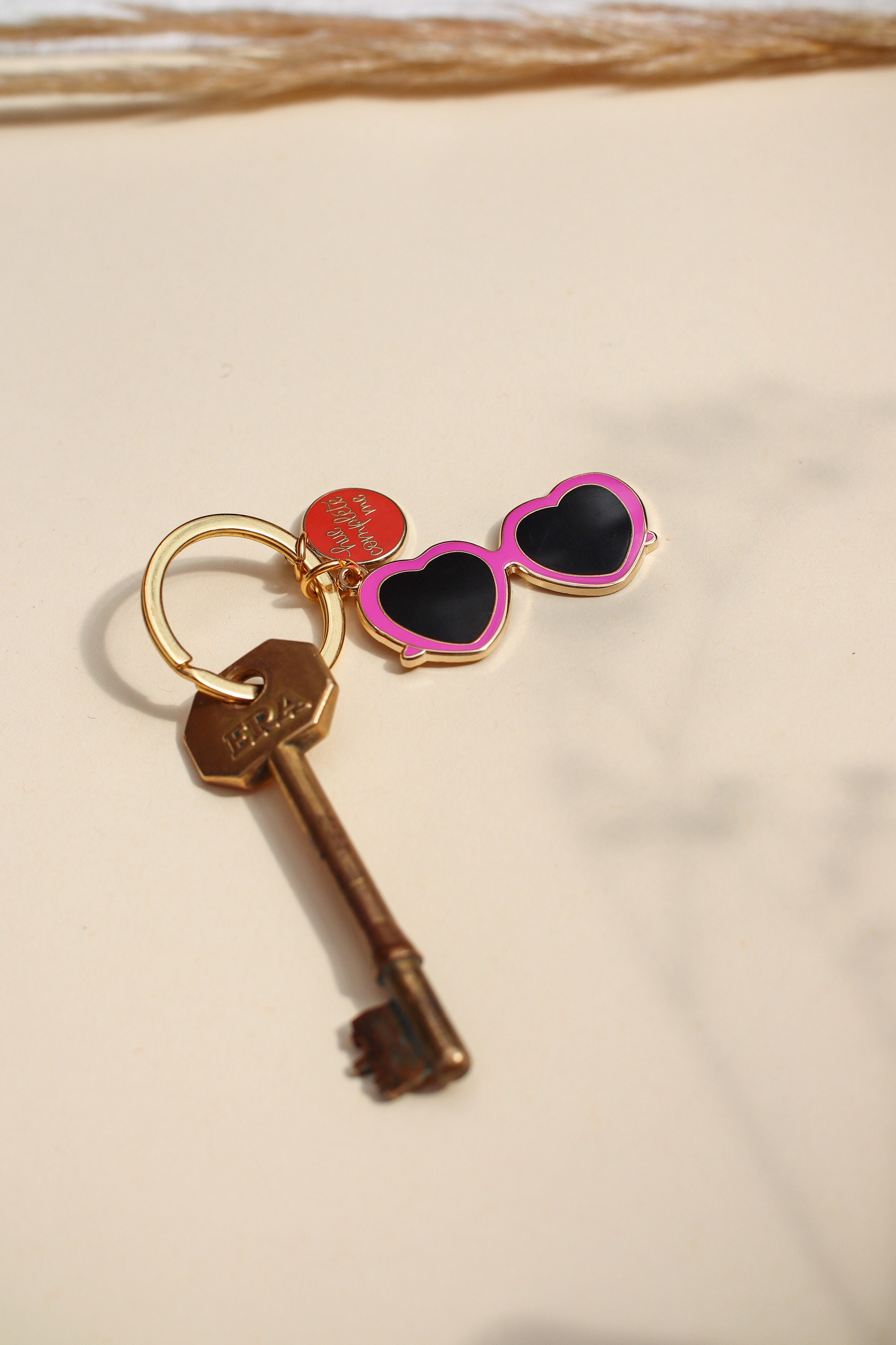 huecompleteme Sunglasses Keychain Heart Glasses Keyring House Keyring Gold Keychain Accessories for Car Keys Enamel Keychain Illustrated Keyring