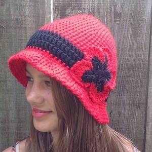 Crochet 40s vintage style bucket hat with flower, custom