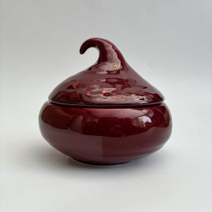 Vintage Pottery Lidded Beetroot Pot