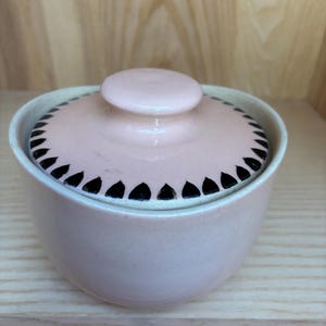 Dusky Pink Langley Denby Stoneware Lidded Sugar Jam Pot with Black Triangle Detail