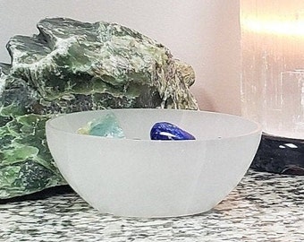 Selenite Bowl Large | Crystal Charger Dish | 12 cm Diameter | Premium Charging Bowl | Energy Crystal | Healing Stones | Crown Chakra