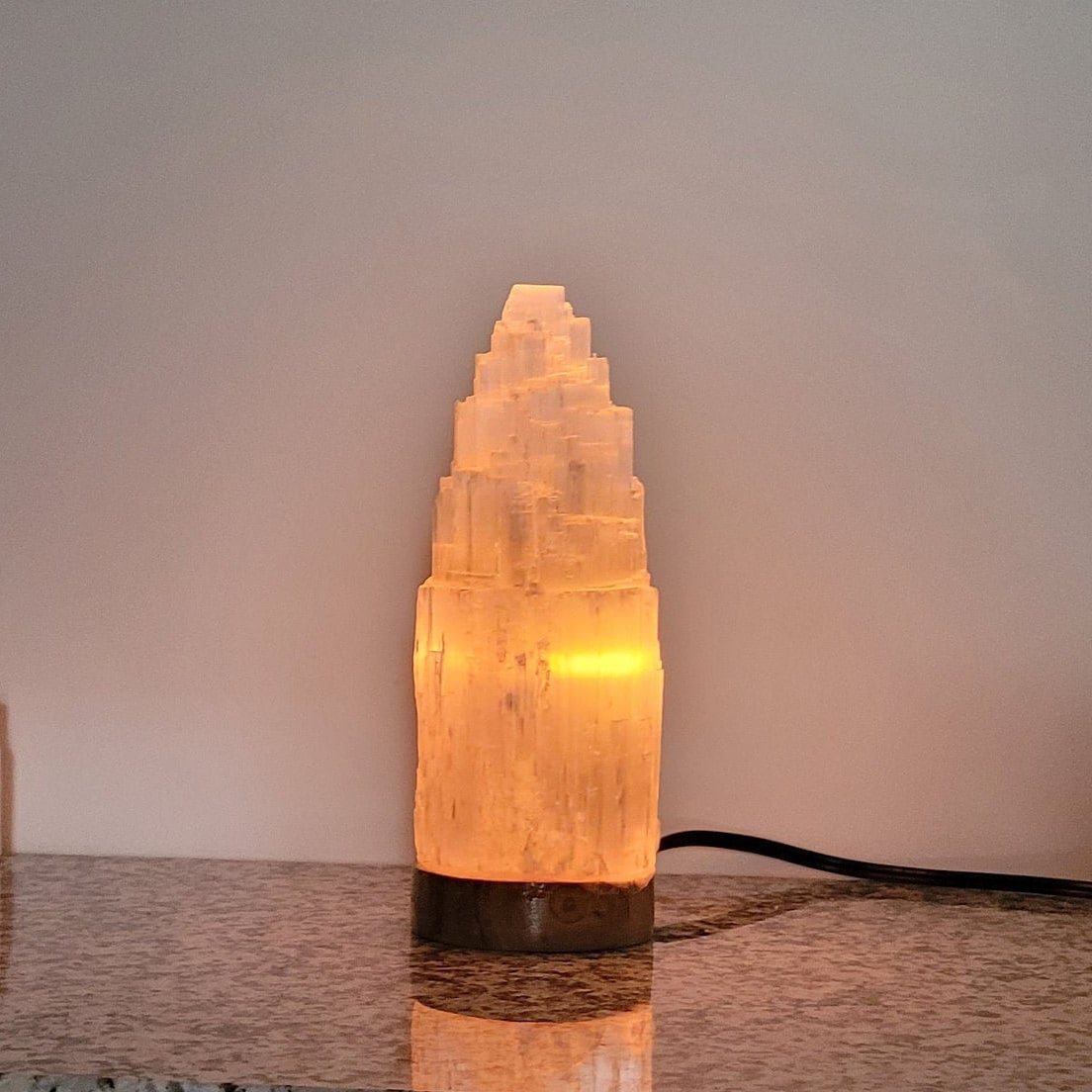 Magnifique lampe d'ambiance cubique en sélénite. - Madecospirituelle à  Chatel Guyon