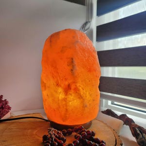 Pink Salt Lamp, Authentic Himalayan Salt light, 100% Genuine Natural Rock Salt from Himalayan Mountains, Handmade, 15 watt bulb