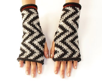 Black Zig Zag Mittens, Black Gloves, Fingerless Mittens, Fingerless Gloves, Grey Mittens, Shetland Wool mittens, 100% Wool Gloves