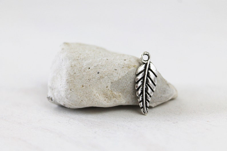 10 pieces leaf pendant silver image 1