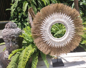 Papua Muschel und Grass Halskette mit Ständer
