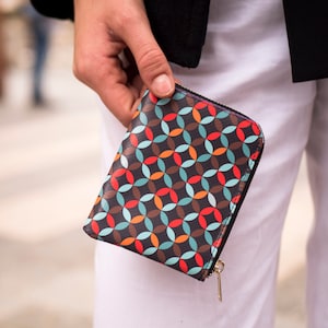 Cartera con diseños geométricos