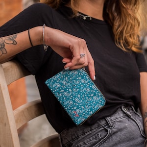 Nuevo modelo de cartera de pañuelos
