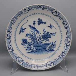De Grieksche A, Jacob van der Kool - Delftware Platter with chinoiserie birds and flower decoration