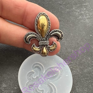 X-SMALL Silicone Fleur De Lis Molds  05 Fondant-Resin-Gumpaste-Clay-Candy-Jewelry-handcrafts-retro decor-flower