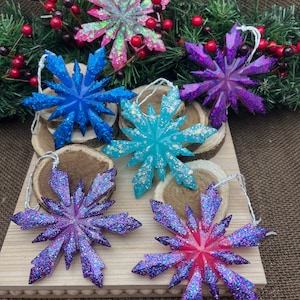 Resin sparkly snowflake ornament -glitter solid color shifting snowflake-Christmas ornaments-handmade crafts-Christmas tree-Holidays