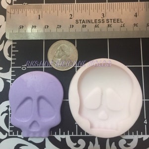 Skull Halloween handmade silicone mold for fondant-crafts-Resin-Clay-Jewelry making-chocolate-candy-hot glue-plaster and more.