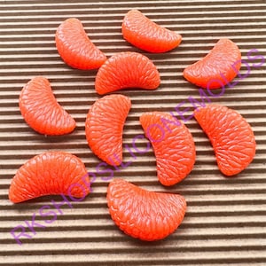 Resin Orange mandarin slice flatback Cabochon 28mmx16mm for Embellishment-Crafts supplies-beads for DIY Projects-Kawaii Cabs-jewelry making.