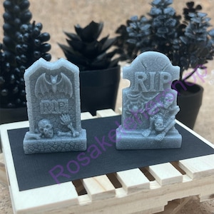 Tiny cemetery resin RIP headstone tombstone decorations-Halloween decor-skull-skeleton-Halloween miniature decor