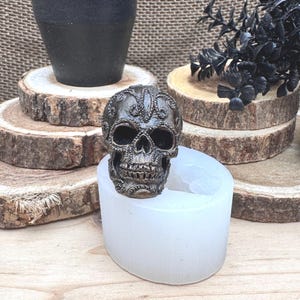 Skull 3D Halloween handmade silicone mold for crafts-Resin-Clay-Jewelry making-chocolate-candy-hot glue-plaster-craft supplies . (SMALL)