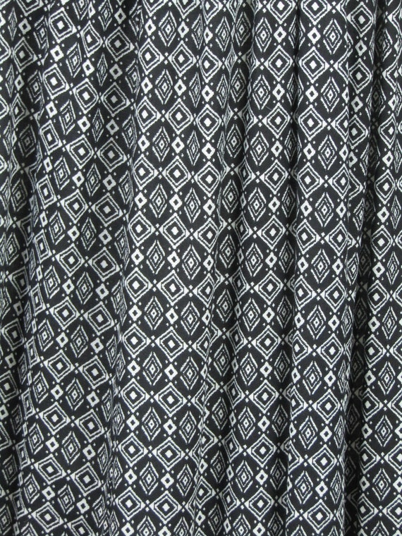 Black and white diamond skirt hot sale