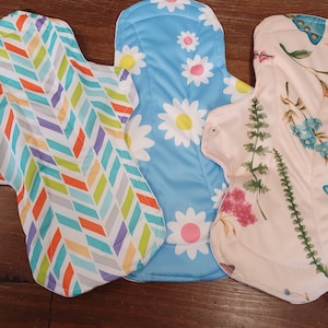 Pack of 3 -12&quot; Incontinence /Menstrual/ Sanitary pads -  Medium to heavy protection - Reusable