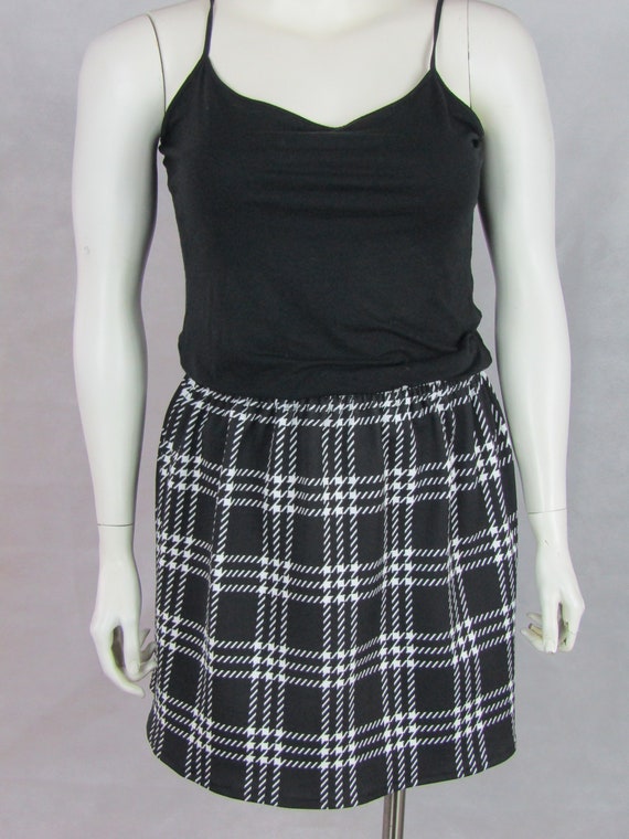 Black and white skirt size 22 outlet