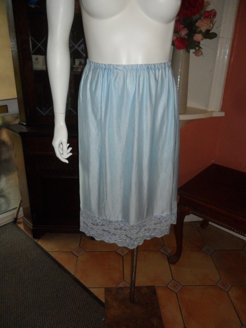 SALE Plus Size Lace Trimmed Half Slip Size 18/20 Etsy