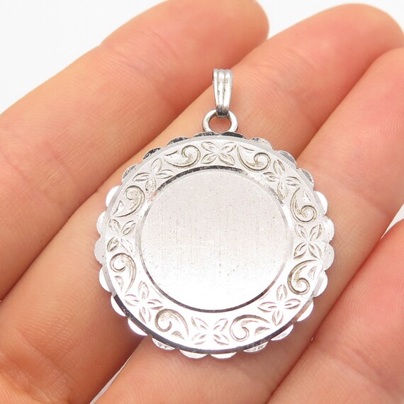 Vintage LaMode Sterling Silver Leaf Leaves Pin Brooch In A Circle
