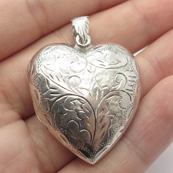 925 Sterling Silver Vintage Etched Heart Locket 3… - image 2
